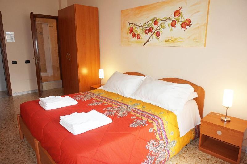B&B Piazza 300Mila Lecce Zewnętrze zdjęcie