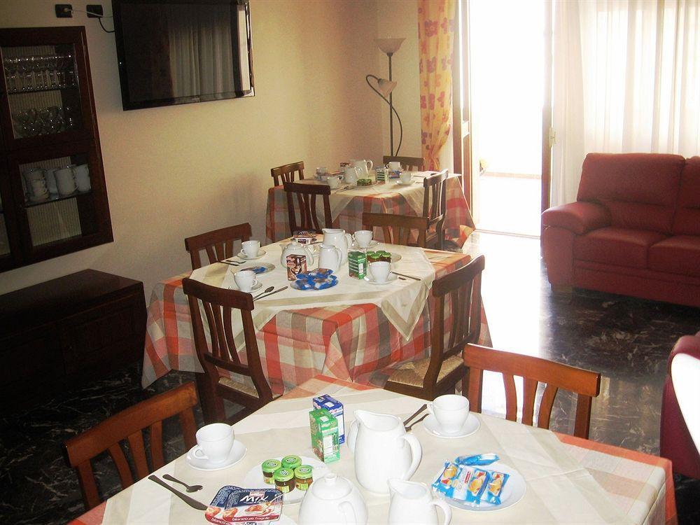 B&B Piazza 300Mila Lecce Zewnętrze zdjęcie