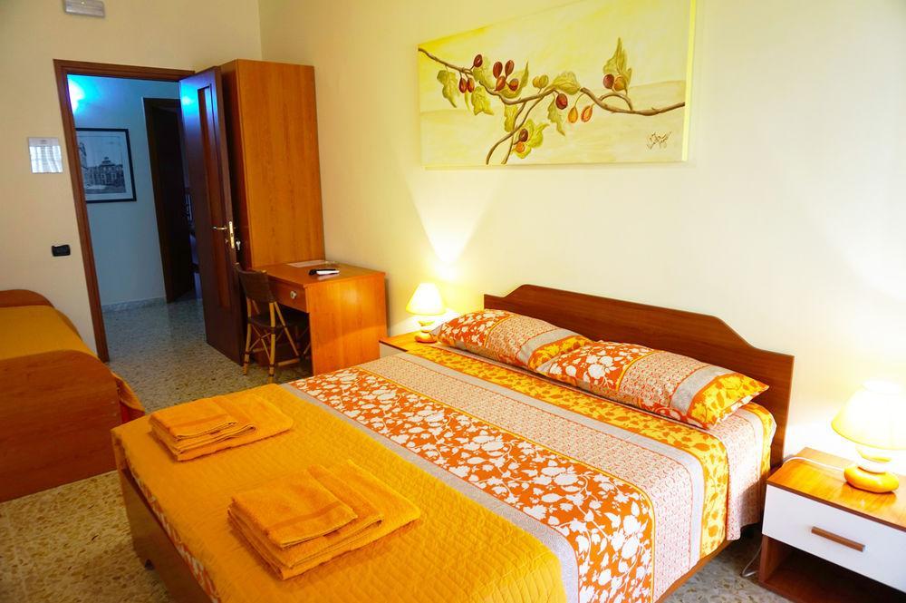 B&B Piazza 300Mila Lecce Zewnętrze zdjęcie